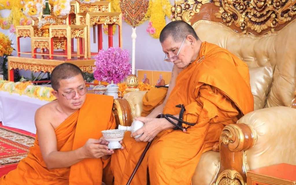 Luang Pu Sila Sirichanto performing a merit-making ceremony.