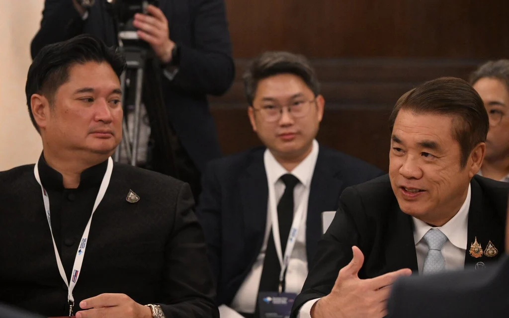Officials discuss agricultural trade at an investment forum.
