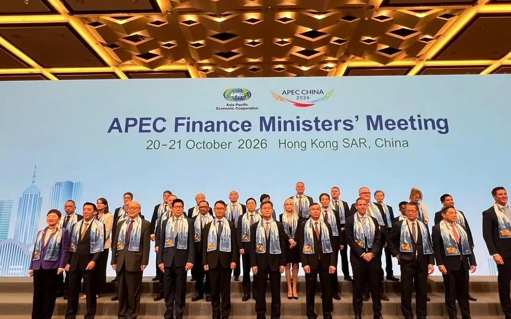 Group photo of delegates at the APEC Finance Ministers’ Meeting in Hong Kong